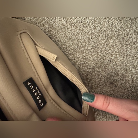 cocopup London 🤎 - Dog Walking Caramel Latte Bag - Picture 6 of 9